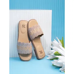 13 Reasons Women Open Toe Flats-picture-23