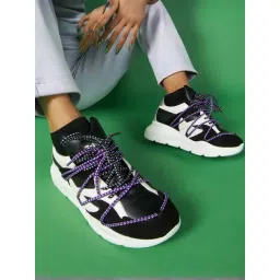 7-10 Women's 607 Winter Street Chunky Black Sneakers-picture-35