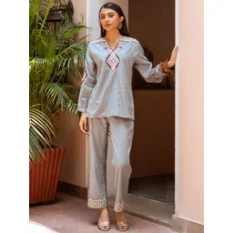 Aadews Women Embroidered Tunic with Trousers Co-ord Set-picture-14