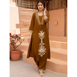 Aaghnya Women Ethnic Motifs Embroidered Pleated Thread Work Kurta with Trousers-picture-10