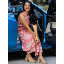 Aaghnya Women Floral Printed Regular Kurta with Trousers-image-28