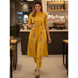 Aaghnya Women Floral Printed Regular Kurta with Trousers-image-15