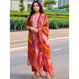 Aaghnya Women Floral Printed Regular Kurta with Trousers & With Dupatta-image-3