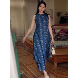 Aaghnya Women Viscose Rayon Kurta & Palazzos-picture-21