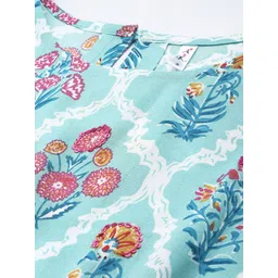 A&K Women Floral Printed Flared Sleeves Kaftan Kurta image 2