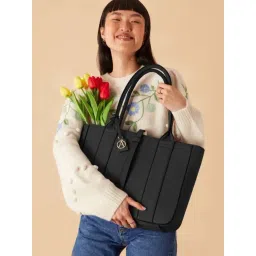 Accessorize London Black Textured Medium Shoulder Bag-picture-39