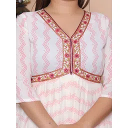 AFFO Women Printed Empire Pure Cotton Kurta with Trousers & With Dupatta image 3