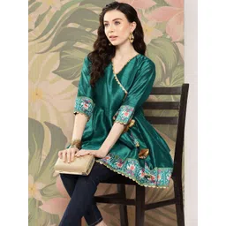 Ahalyaa Solid Lace Detail Ethnic Tunic-picture-29