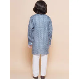 Aj DEZInES Boys Ethnic Motifs Mandarin Collar Pure Cotton Kurta With Pyjama image 3