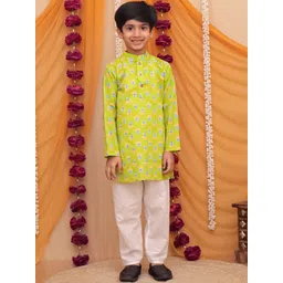 Aj DEZInES Boys Floral Printed Mandarin Collar Pure Cotton Straight Kurta With Trouser-picture-13