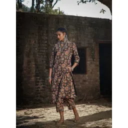 Akiso Black Block Printed Straight Kurta With Hand Embroidered Detail-picture-38