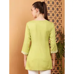 Akshatani V-Neck Pure Cotton Kurti image 5