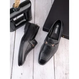 Alberto Torresi Men Textured buckle Detailed Formal Loafers-picture-22