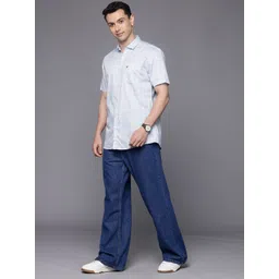 Allen Solly Custom Slim Fit Geometric Printed Pure Cotton Casual Shirt image 3