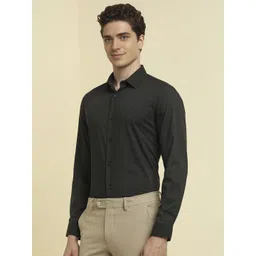 Allen Solly Men Slim Fit Opaque Printed Casual Shirt image 3