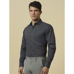 Allen Solly Men Spread Collar Geometric Printed Cotton Slim Fit Formal Shirt image 5