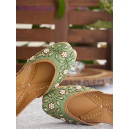 Amaryllis for her Women Mojaris Flats-picture-21