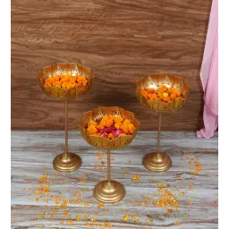 amaya decors Detachable Big Lotus Urli Set of 3-picture-16