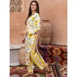 Ambraee Floral Printed V-Neck Kurta With Trouser image 3