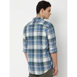 AMERICAN EAGLE OUTFITTERS Men Slim Fit Tartan Checks Opaque Checked Casual Shirt image 4