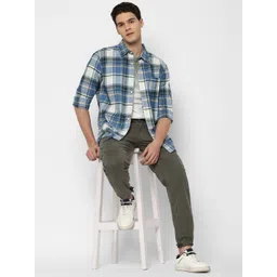 AMERICAN EAGLE OUTFITTERS Men Slim Fit Tartan Checks Opaque Checked Casual Shirt image 5