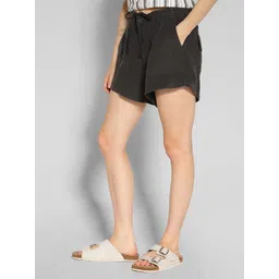 AMERICAN EAGLE OUTFITTERS Women Mid Rise Shorts image 4