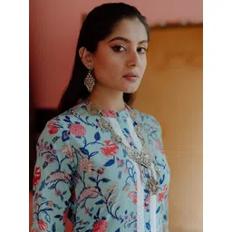 anayna Women Blue & Off White Ethnic Floral Screen Print Cotton Kurta-picture-22