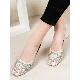 Anouk Embroidered Mojaris-picture-27