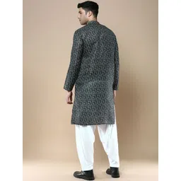 Anouk Green Floral Printed Straight Kurta image 3