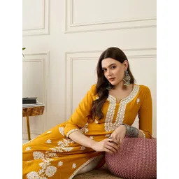 Anouk Notch Neck Floral Embroidered Thread Work Straight Kurta image 3