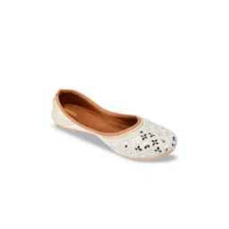 Anouk Women Embellished Ethnic Mojaris Flats-picture-16