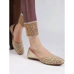 Anouk Women Embellished Ethnic Mojaris Flats-picture-29