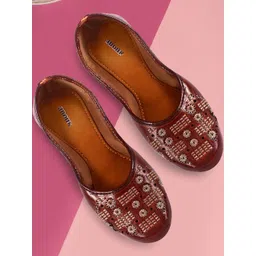 Anouk Women Embroidered Ethnic Mojaris Flats-picture-18