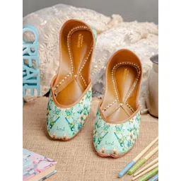 Anouk Women Ethnic Mojaris with Embroidered Flats-picture-19