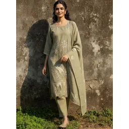 Anouk Women Floral Embroidered Regular Thread Work Kurta with Trousers & With Dupatta-picture-25