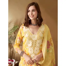 Anouk Women Floral Printed Regular Patchwork Pure Cotton Kurta Set With Dupatta-picture-19