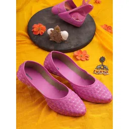 Anouk Women Pink Embellished Ethnic Mojaris Flats-image-27