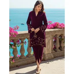 Anouk Rustic Women Floral Embroidered Regular Thread Work Velvet Kurta with Trousers-picture-24