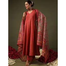 ARADHNA V-Neck Three-Quarter Sleeves A-Line Kurta With Trousers & Dupatta-picture-10