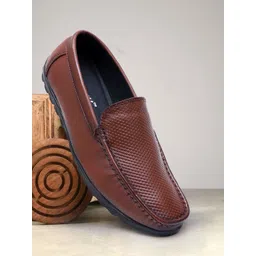ARAMISH Men Perforations Leather Loafers-picture-14