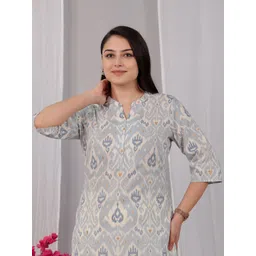 Aramya Women Ethnic Motifs Printed Cotton Ikat Straight Kurta image 4