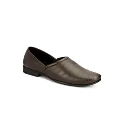 Arber Kenton Men Textured Loafers image 2