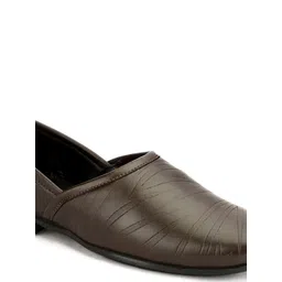 Arber Kenton Men Textured Loafers image 5