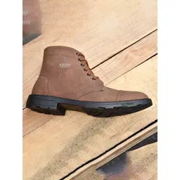 ARIWA Men Textured Round Toe Boots-picture-32