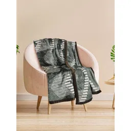 Arrabi Green & White Geometric Fleece Mild Winter 300 GSM Double Bed Blanket-image-9