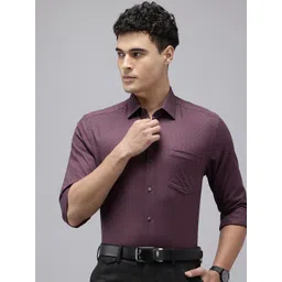 Arrow Pure Cotton Manhattan Slim Fit Checked Formal Shirt-picture-38