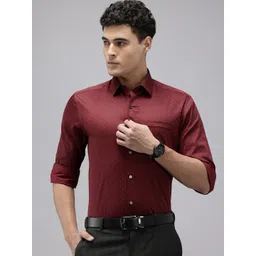 Arrow Pure Cotton Manhattan Slim Fit Geometric Printed Formal Shirt-picture-37