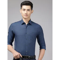 Arrow Pure Cotton Self Design Manhattan Slim Fit Textured Formal Shirt image 1