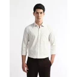 Arrow White Cotton Slim Fit Checks Shirt-picture-45
