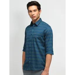 Arrow Sport Men Manhattan Slim Fit Horizontal Stripes Opaque Striped Casual Shirt image 4